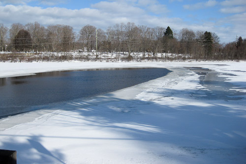 Post image for Fire department reminds you to stay off the ice