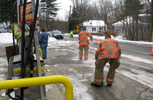 Post image for Selectmen revoke fuel storage permit of Cordaville Road gas station