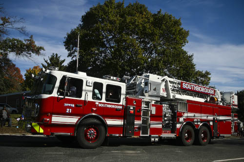 Post image for Photos: Ladder truck makes its debut in Heritage Day parade