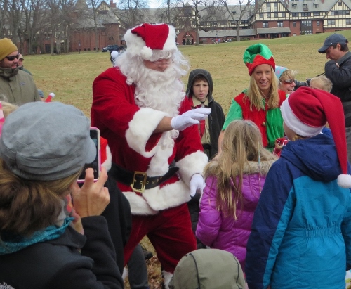 Post image for Kindergroup thanks local businesses for helping to bring Santa to town