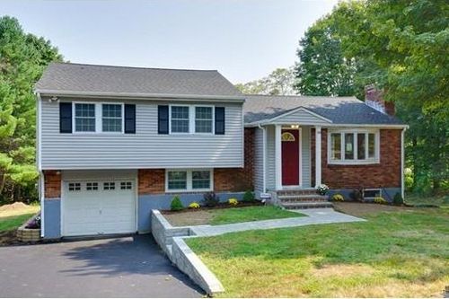 Post image for On the market this week in Southborough