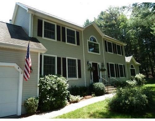 Post image for On the market this week in Southborough