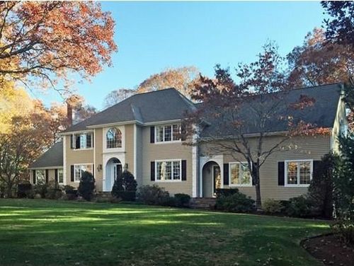 Post image for On the market this week in Southborough