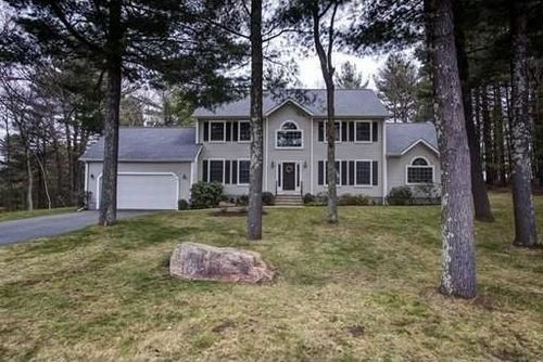 Post image for On the market this week in Southborough