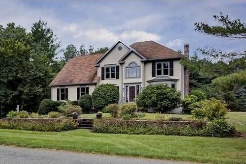 Post image for On the market this week in Southborough