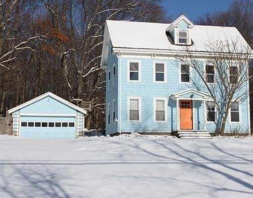 Post image for On the market this week in Southborough