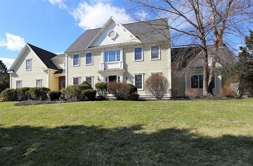 Post image for On the market this week in Southborough