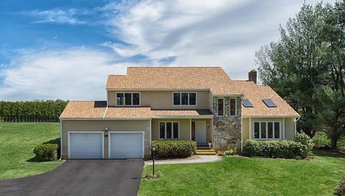 Post image for On the market this week in Southborough