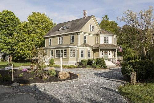 Post image for On the market this week in Southborough
