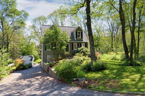 Post image for On the market this week in Southborough