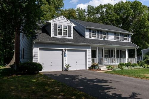 Post image for On the market this week in Southborough