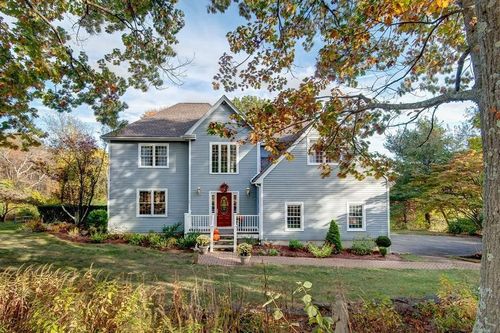 Post image for On the market this week in Southborough