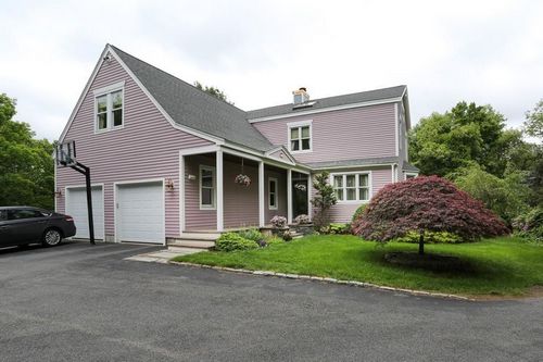Post image for On the market this week in Southborough
