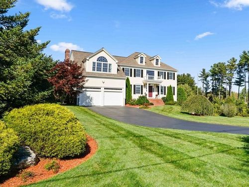 Post image for On the market this week in Southborough