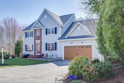 Post image for On the market this week in Southborough