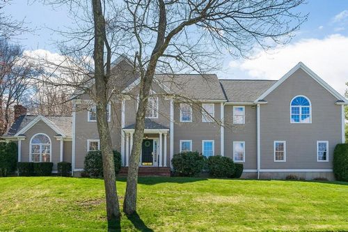 Post image for On the market this week in Southborough