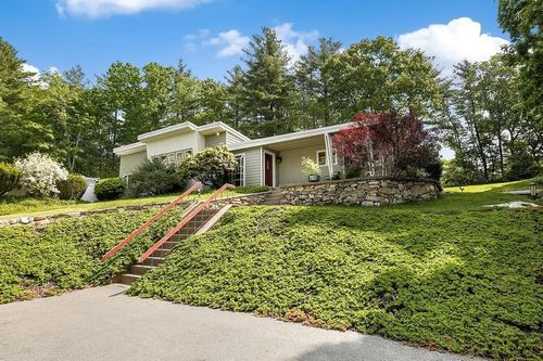 Post image for On the market this week in Southborough