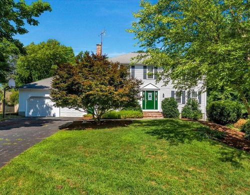 Post image for On the market this week in Southborough