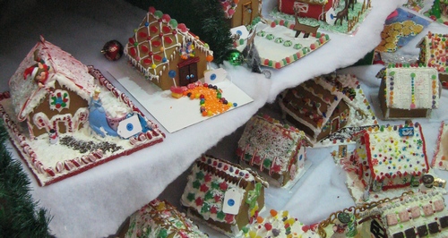 Post image for Gingerbread House Contest – December 5th (Updated)