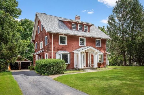 Post image for On the market this week in Southborough