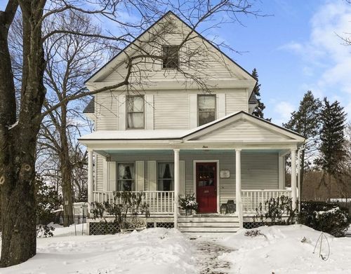 Post image for On the market this week in Southborough