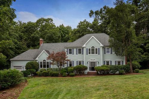 Post image for On the market this week in Southborough