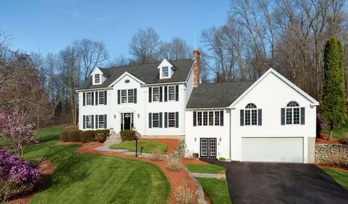 Post image for On the market this week in Southborough
