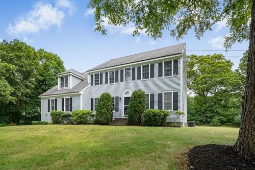 Post image for On the market this week in Southborough