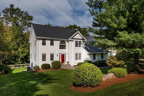 Post image for On the market this week in Southborough