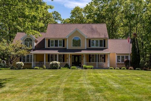 Post image for On the market this week in Southborough