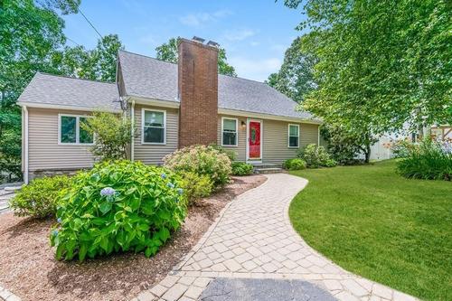 Post image for On the market this week in Southborough