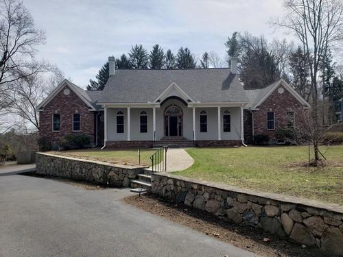Post image for On the market this week in Southborough