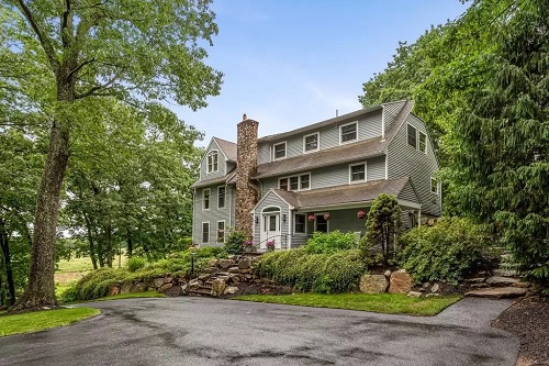 Post image for On the market this week in Southborough