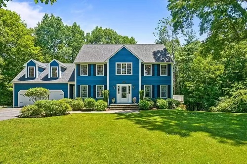 Post image for On the market this week in Southborough