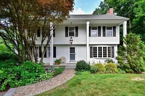 Post image for On the market this week in Southborough