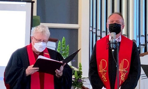 Post image for Pilgrim installs Senior Minister