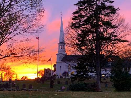 Post image for Pilgrim Church Caroling and Christmas tree decorating/lighting – December 12
