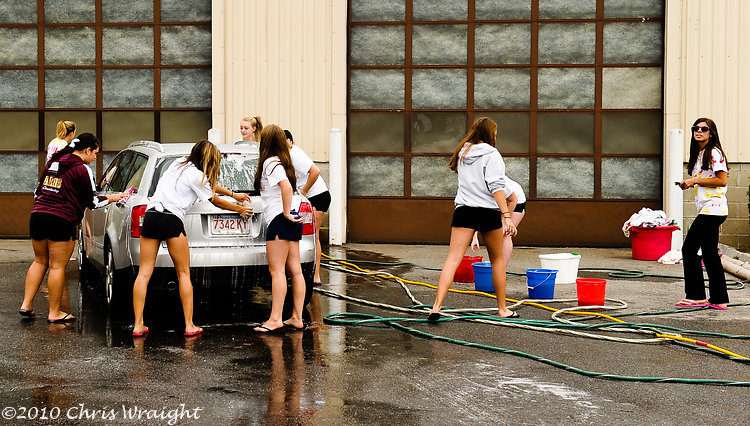 2010-09-18-gonk-cheerleader-car-wash-009