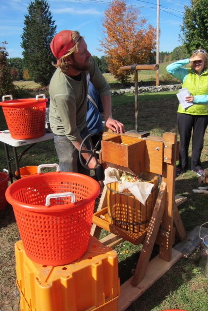 20151014_chestnut_hill_farm_festival_from_cara_4