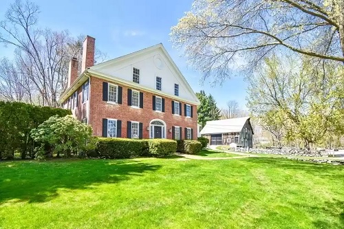 Post image for On the market this week in Southborough